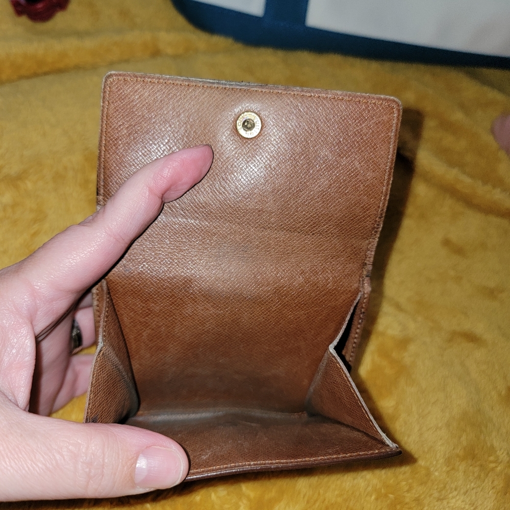 Lv Monogram Wallet. - image 4
